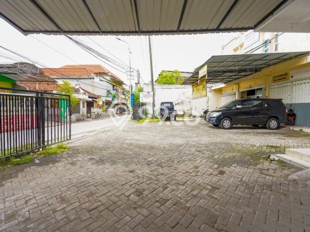 FOR SALE Kost 13 Kamar, 13 Kamar Mandi di Taman, Sidoarjo, Luas 400m2 FOR SALE Kost 13 Kamar, 13 Kamar Mandi di Taman, Sidoarjo, Luas 400m2