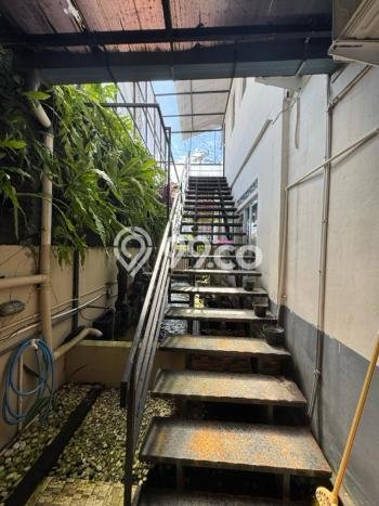 Hunian Mewah LB 400m2 Siap Pakai Desain Elegan di Jimbaran, Badung Hunian Mewah LB 400m2 Siap Pakai Desain Elegan di Jimbaran, Badung