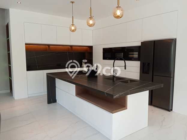 Dijual Vila di , Luas 615m2m², Dekat ke transportasi Dijual Vila di , Luas 615m2m², Dekat ke transportasi