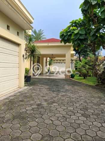 Rumah Luxury Modern Tanpa Renovasi di Radio Dalam Jakarta Selatan Rumah Luxury Modern Tanpa Renovasi di Radio Dalam Jakarta Selatan