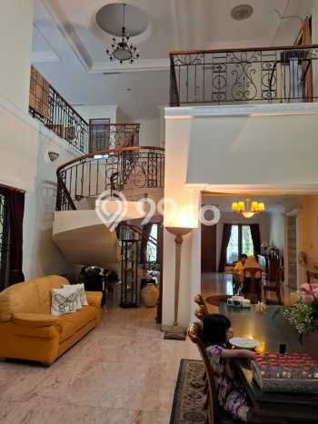 Rumah Luxury Modern Tanpa Renovasi di Radio Dalam Jakarta Selatan Rumah Luxury Modern Tanpa Renovasi di Radio Dalam Jakarta Selatan