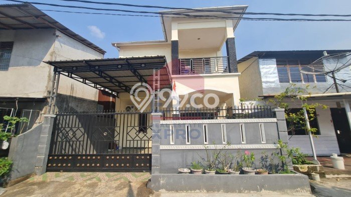KESEMPATAN EMAS! Rumah di Pontianak Selatan, Pontianak, LT 114m2m² Bangunan 137m2m² KESEMPATAN EMAS! Rumah di Pontianak Selatan, Pontianak, LT 114m2m² Bangunan 137m2m²