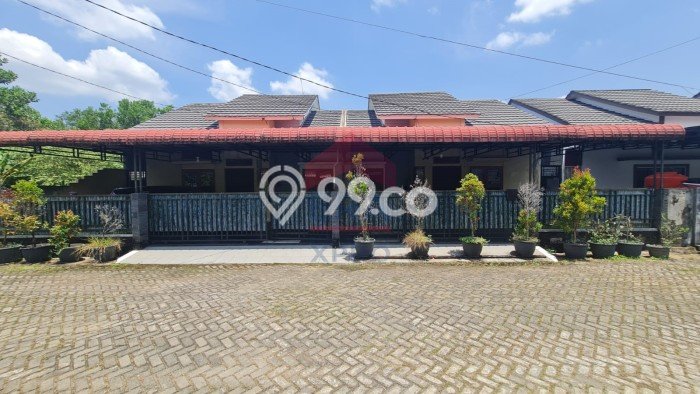 Rumah Lokasi Strategis di Pontianak Selatan, Pontianak, Luas 360m² LB 212m² Rumah Lokasi Strategis di Pontianak Selatan, Pontianak, Luas 360m² LB 212m²