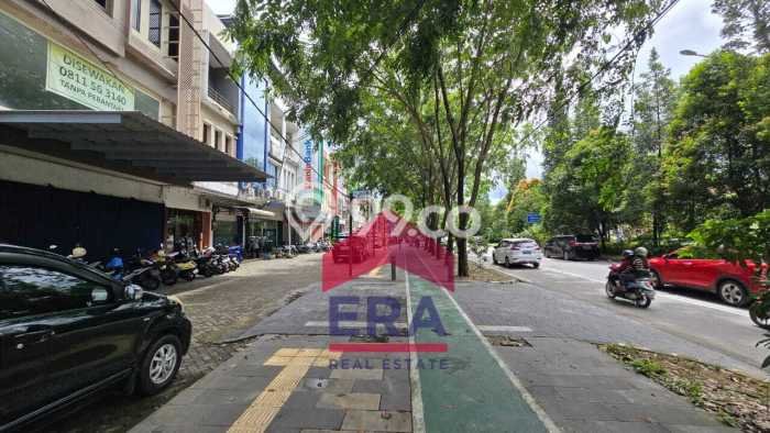 Unit Ruko Dijual di Pontianak Selatan Pontianak Luas Tanah 308m2, Luas Bangunan 360m2 Unit Ruko Dijual di Pontianak Selatan Pontianak Luas Tanah 308m2, Luas Bangunan 360m2