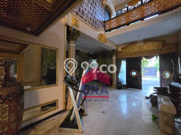 Lokasi strategis! Rumah siap pakai disewakan di Pontianak Selatan LB 460m2 Lokasi strategis! Rumah siap pakai disewakan di Pontianak Selatan LB 460m2