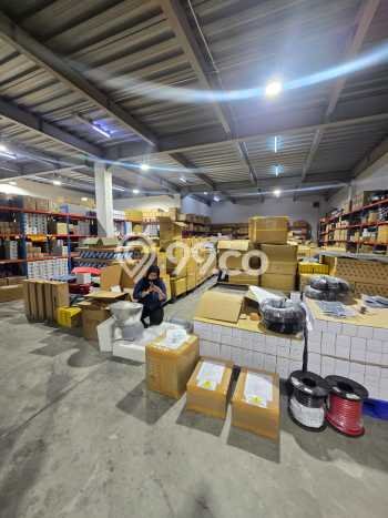 Lokasi Strategis! Dijual Gudang Bisnis di Pinang, Tangerang Kondisi Baik Lokasi Strategis! Dijual Gudang Bisnis di Pinang, Tangerang Kondisi Baik