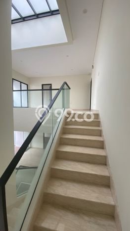 Ready to Use! Luxury House LT 291m2 Desain Modern di Gading Serpong Ready to Use! Luxury House LT 291m2 Desain Modern di Gading Serpong