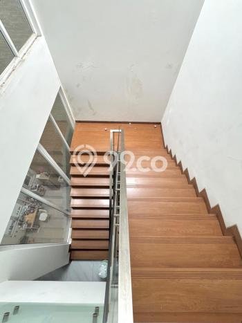 Rumah Elit LB 750m2 Siap Pakai Desain Elegan di Sunter, Jakarta Utara Rumah Elit LB 750m2 Siap Pakai Desain Elegan di Sunter, Jakarta Utara