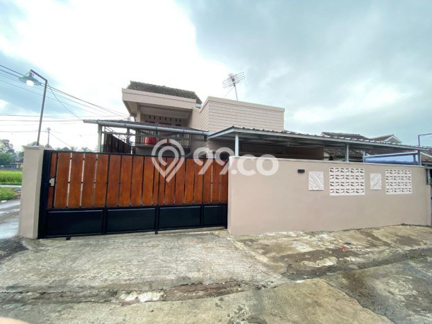 For Sale Rumah 4 Kamar Lokasi Ideal Bagus dan Strategis di Cisaat For Sale Rumah 4 Kamar Lokasi Ideal Bagus dan Strategis di Cisaat