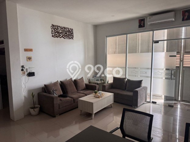 Area Ramai! Ruko Dijual di Cisaat untuk Bisnis Luas Bangunan 90m2 Area Ramai! Ruko Dijual di Cisaat untuk Bisnis Luas Bangunan 90m2