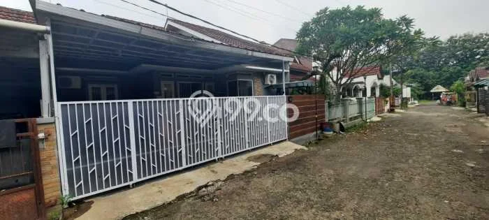For Sale Rumah 3 Kamar Lokasi Ideal Nyaman dan Strategis di Mustikajaya For Sale Rumah 3 Kamar Lokasi Ideal Nyaman dan Strategis di Mustikajaya