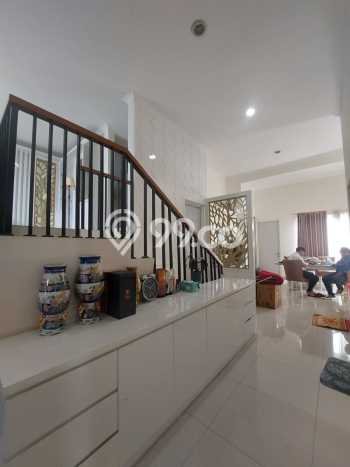 Rumah Nyaman 5 KT di Grand Wisata, Bekasi - Luas Tanah 340m² Rumah Nyaman 5 KT di Grand Wisata, Bekasi - Luas Tanah 340m²