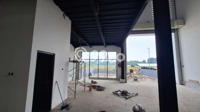 Unit Gudang Disewa Lokasi Legok, Tangerang Spesifikasi Luas Bangunan 240m2 Unit Gudang Disewa Lokasi Legok, Tangerang Spesifikasi Luas Bangunan 240m2