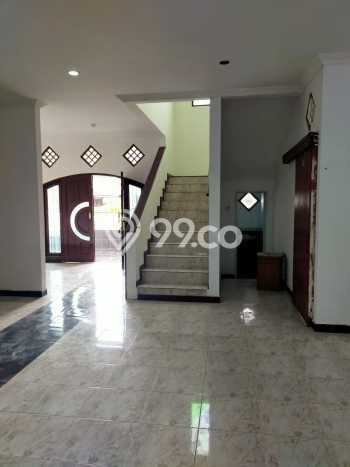 For Sale! Luxury House LT 254m2 Desain Elegan di Kemang Pratama For Sale! Luxury House LT 254m2 Desain Elegan di Kemang Pratama