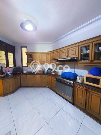 Siap Huni Rumah Mewah 5 Kamar di Menteng Dekat ke Mana Saja Siap Huni Rumah Mewah 5 Kamar di Menteng Dekat ke Mana Saja