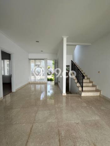 Ready to Use! Premium House LT 158m2 Desain Elegan di Lebak Bulus Ready to Use! Premium House LT 158m2 Desain Elegan di Lebak Bulus