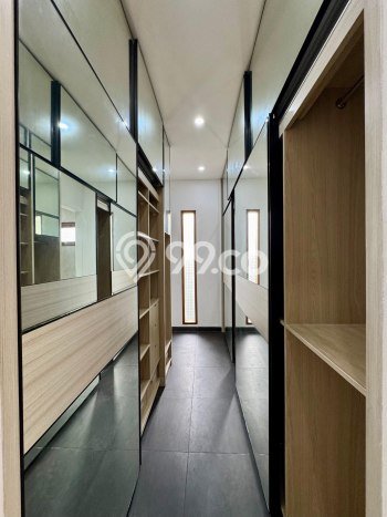Ready to Use! Premium House LT 330m2 Desain Elegan di Pangkalan Jati Ready to Use! Premium House LT 330m2 Desain Elegan di Pangkalan Jati
