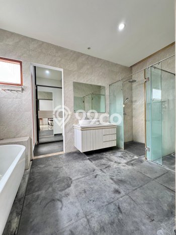 Ready to Use! Premium House LT 330m2 Desain Elegan di Pangkalan Jati Ready to Use! Premium House LT 330m2 Desain Elegan di Pangkalan Jati