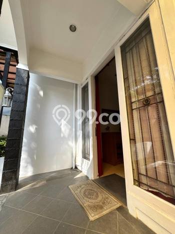 Rumah Elit Modern Siap Huni di Lebak Bulus Jakarta Selatan Rumah Elit Modern Siap Huni di Lebak Bulus Jakarta Selatan