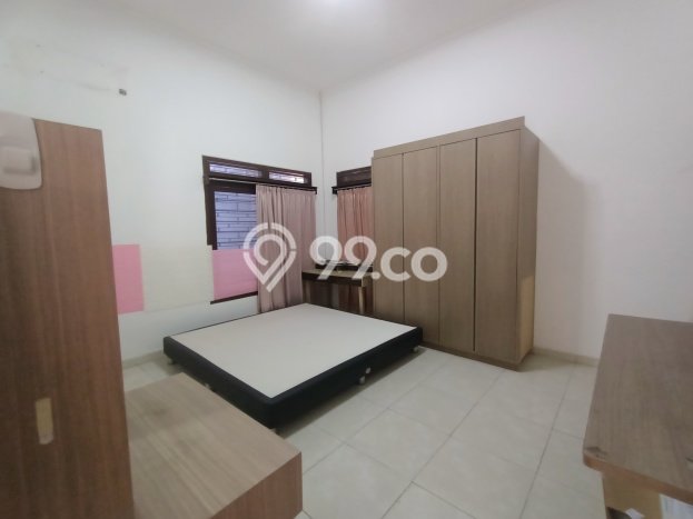 UNIT SPESIAL! Rumah area , 7 KT, Dekat Pusat Kota, Luas 685m2m² Bangunan 550m2m² UNIT SPESIAL! Rumah area , 7 KT, Dekat Pusat Kota, Luas 685m2m² Bangunan 550m2m²