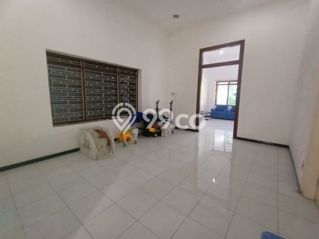 UNIT SPESIAL! Rumah area , 7 KT, Dekat Pusat Kota, Luas 685m2m² Bangunan 550m2m² UNIT SPESIAL! Rumah area , 7 KT, Dekat Pusat Kota, Luas 685m2m² Bangunan 550m2m²