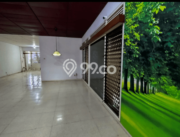 Ruko Disewa di Semarang dengan LB 300m2 Area Komersial Ramai Ruko Disewa di Semarang dengan LB 300m2 Area Komersial Ramai