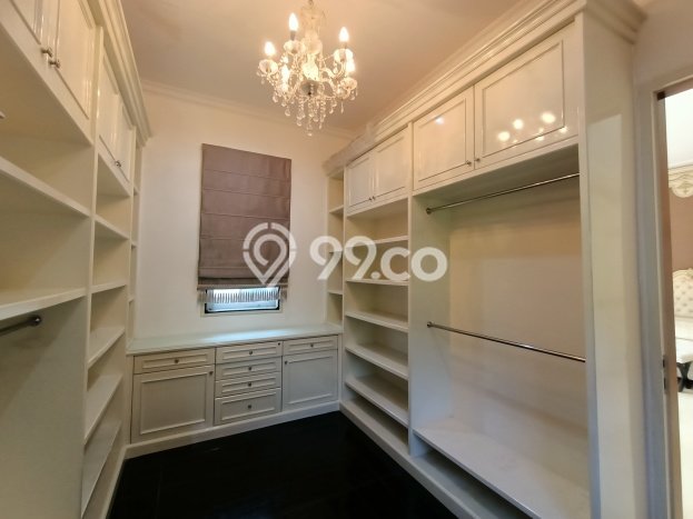 Rumah Luxury Modern Tanpa Renovasi di papandayan Semarang Rumah Luxury Modern Tanpa Renovasi di papandayan Semarang