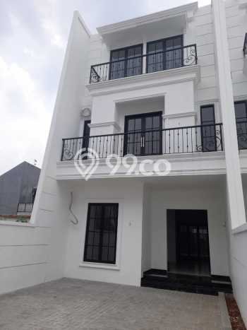 Rumah Luxury Modern Siap Huni di Ragunan Jakarta Selatan Rumah Luxury Modern Siap Huni di Ragunan Jakarta Selatan