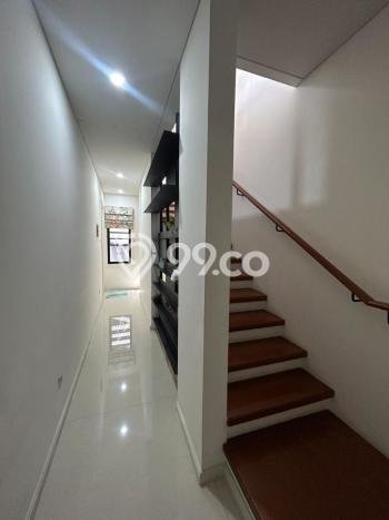 Rumah Mewah LB 279m2 Siap Pakai Desain Elegan di Kemang, Jakarta Selatan Rumah Mewah LB 279m2 Siap Pakai Desain Elegan di Kemang, Jakarta Selatan