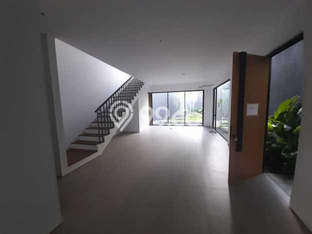 Rumah Luxury Modern Siap Huni di Kemang Jakarta Selatan Rumah Luxury Modern Siap Huni di Kemang Jakarta Selatan