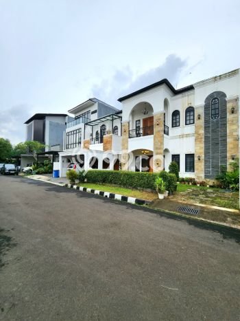 Dijual Rumah Luas Elegan Dengan View Eksklusif di Lebak Bulus, Jakarta Selatan Dijual Rumah Luas Elegan Dengan View Eksklusif di Lebak Bulus, Jakarta Selatan