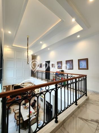 Dijual Rumah Luas Elegan Dengan View Eksklusif di Lebak Bulus, Jakarta Selatan Dijual Rumah Luas Elegan Dengan View Eksklusif di Lebak Bulus, Jakarta Selatan