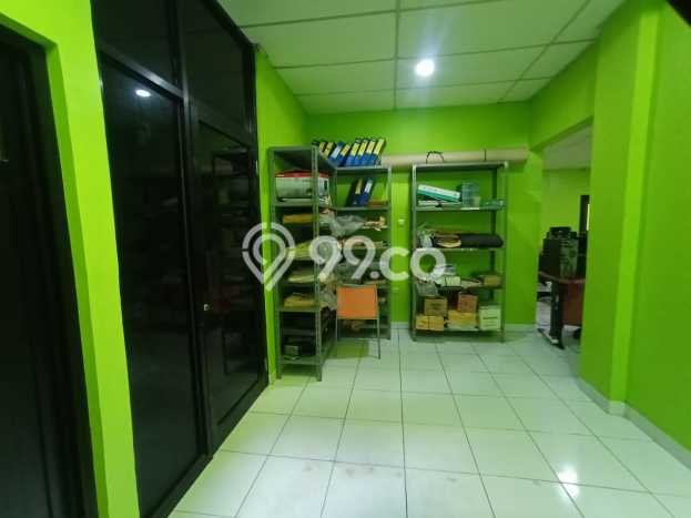 Ruko Premium di , Luas 231m2m², Mainroad, Tingkat Keramaian Tinggi Ruko Premium di , Luas 231m2m², Mainroad, Tingkat Keramaian Tinggi
