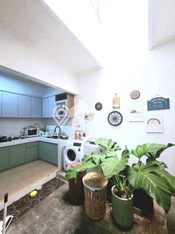 Hunian Elit LB 180m2 Siap Pakai Desain Elegan di Graha Raya, Tangerang Selatan Hunian Elit LB 180m2 Siap Pakai Desain Elegan di Graha Raya, Tangerang Selatan