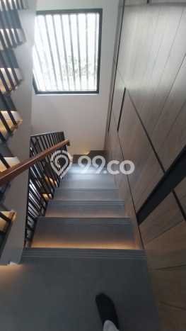 Rumah Elit LB 280m2 Siap Huni Desain Elegan di Bintaro, Tangerang Selatan Rumah Elit LB 280m2 Siap Huni Desain Elegan di Bintaro, Tangerang Selatan