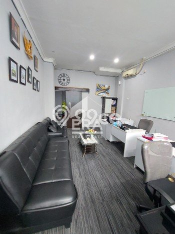 Unit Ruko Dijual di Jakarta Pusat LT 47m2 & LB 225m2 Unit Ruko Dijual di Jakarta Pusat LT 47m2 & LB 225m2