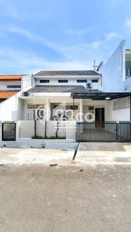 Rumah sewa siap huni 3 KT di Sektor 9-Bintaro, Tangerang Selatan Rumah sewa siap huni 3 KT di Sektor 9-Bintaro, Tangerang Selatan