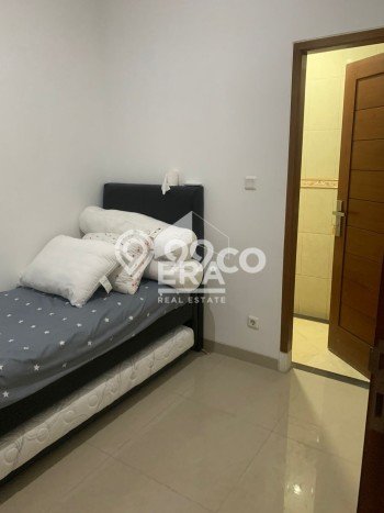 Rumah Disewakan Tangerang Selatan LT 111m2 LB 111m2 Kawasan Bintaro Rumah Disewakan Tangerang Selatan LT 111m2 LB 111m2 Kawasan Bintaro
