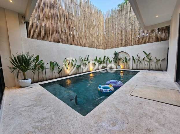 LOKASI STRATEGIS! Vila Kawasan Kerobokan, Luas 150m², Lingkungan Strategis LOKASI STRATEGIS! Vila Kawasan Kerobokan, Luas 150m², Lingkungan Strategis