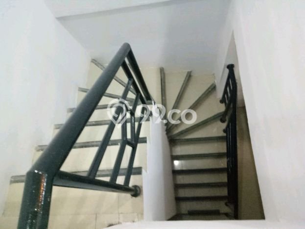 Disewakan! Rumah 5 Kamar Tidur &
3 Kamar Mandi di Poris, Tangerang Disewakan! Rumah 5 Kamar Tidur &
3 Kamar Mandi di Poris, Tangerang