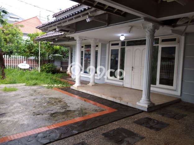Rumah Elit Modern Tanpa Renovasi di Pulomas Jakarta Timur Rumah Elit Modern Tanpa Renovasi di Pulomas Jakarta Timur