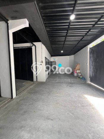 Disewakan Gudang di Kawasan Ramai Araya Luas 200m2 Disewakan Gudang di Kawasan Ramai Araya Luas 200m2