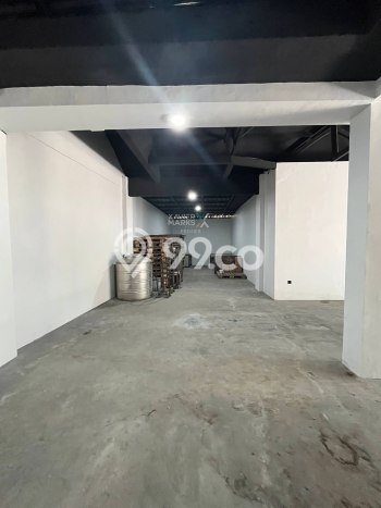 Disewakan Gudang di Kawasan Ramai Araya Luas 200m2 Disewakan Gudang di Kawasan Ramai Araya Luas 200m2