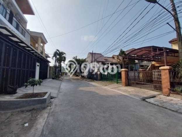 PRIME LOCATION! Rumah Berkembang di , Luas 230m2m² LB 350m2m² PRIME LOCATION! Rumah Berkembang di , Luas 230m2m² LB 350m2m²
