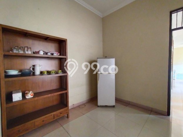 Disewakan! Rumah 6 Kamar Tidur &
3 Kamar Mandi di Srondol, Semarang Disewakan! Rumah 6 Kamar Tidur &
3 Kamar Mandi di Srondol, Semarang