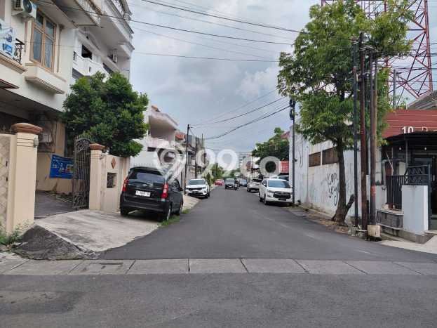 Siap Huni Rumah Mewah 3 Kamar di Semarang Tengah Dekat ke Mana Pun Siap Huni Rumah Mewah 3 Kamar di Semarang Tengah Dekat ke Mana Pun