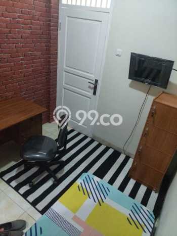 Rumah Nyaman dengan Luas Tanah 125m² di Kawasan Ciputat Timur, Tangerang Selatan Rumah Nyaman dengan Luas Tanah 125m² di Kawasan Ciputat Timur, Tangerang Selatan