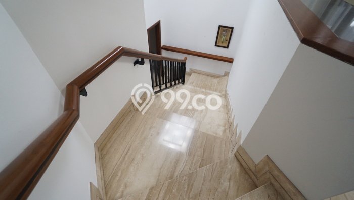 For Sale! Luxury House LT 234m2 Desain Elegan di Bendungan Hilir For Sale! Luxury House LT 234m2 Desain Elegan di Bendungan Hilir