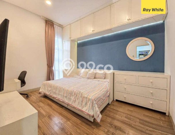 Rumah Exclusive LT 120m² / LB 180m² di Kawasan Nyaman Kembangan, Jakarta Barat Rumah Exclusive LT 120m² / LB 180m² di Kawasan Nyaman Kembangan, Jakarta Barat