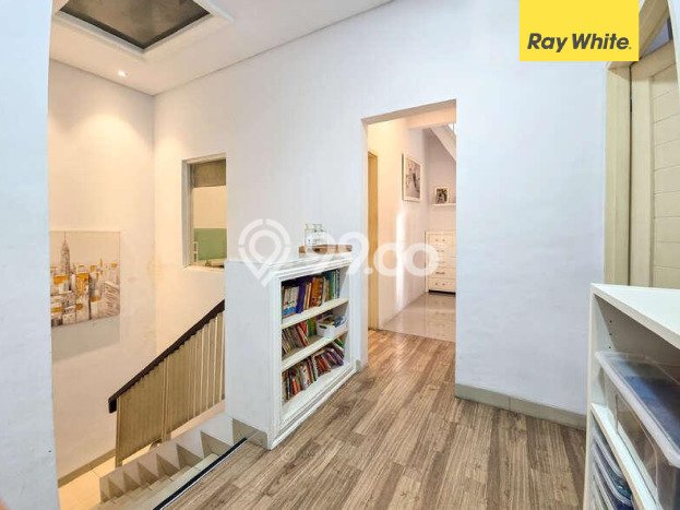 Rumah Exclusive LT 120m² / LB 180m² di Kawasan Nyaman Kembangan, Jakarta Barat Rumah Exclusive LT 120m² / LB 180m² di Kawasan Nyaman Kembangan, Jakarta Barat